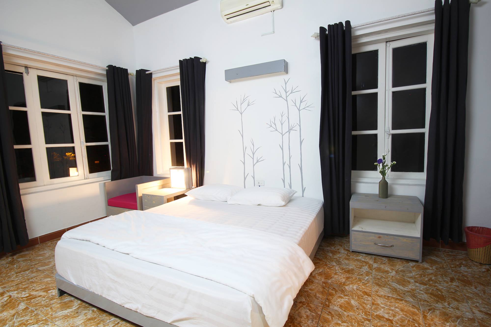 Review Banana And Rose